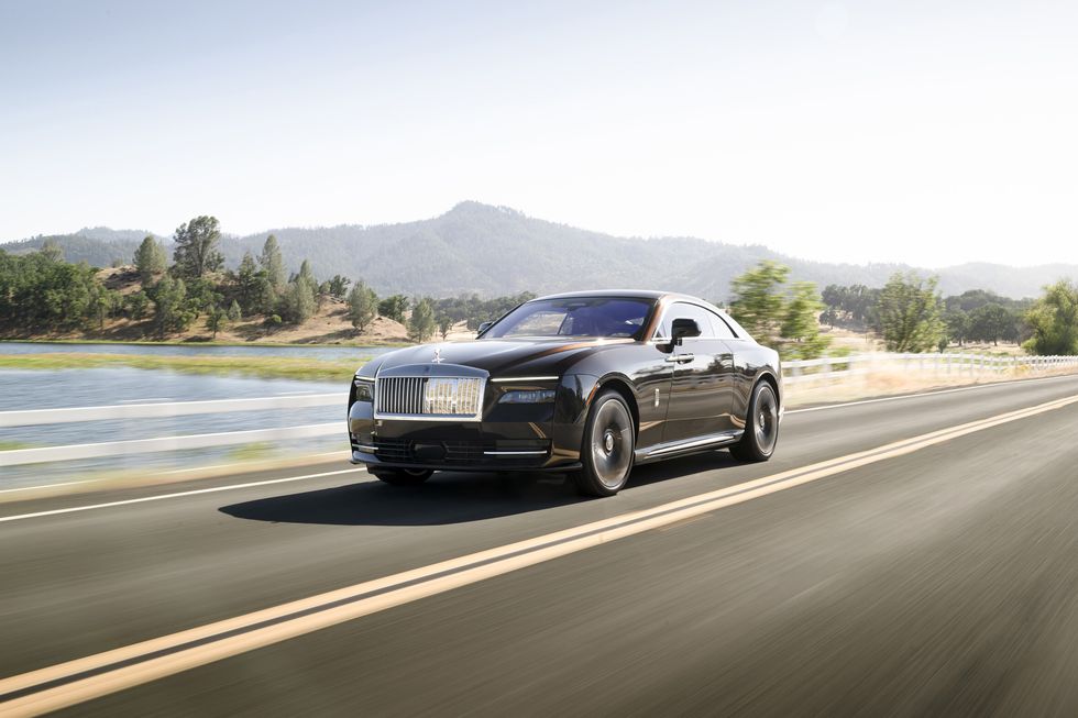 Rolls-Royce Spectre 2024 indică drumul ultrasilențios al Rolls-Royce către viitor