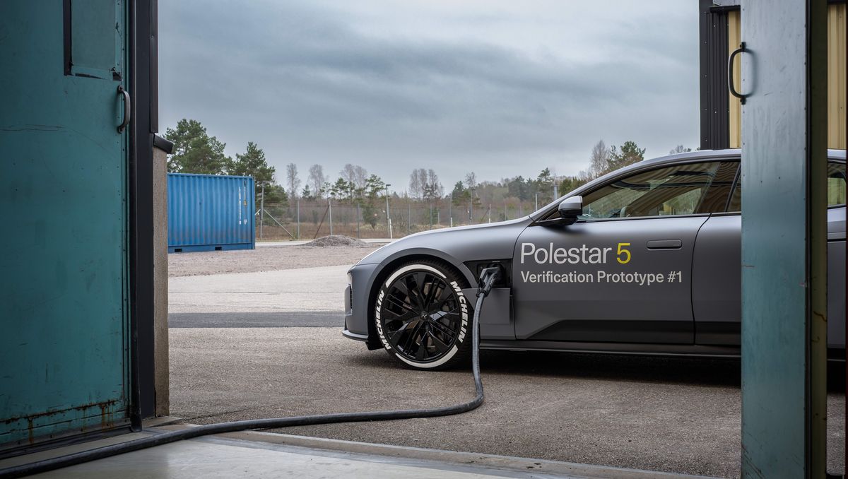 Polestar atinge 370 kW în noile teste de încărcare ultra-rapidă
