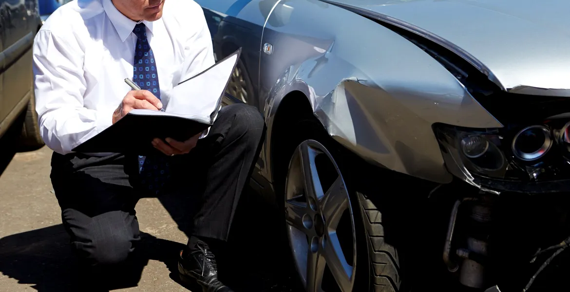 Guvernul îngheață prețurile RCA pentru 2025! Află ce înseamnă asta pentru buzunarul tău!