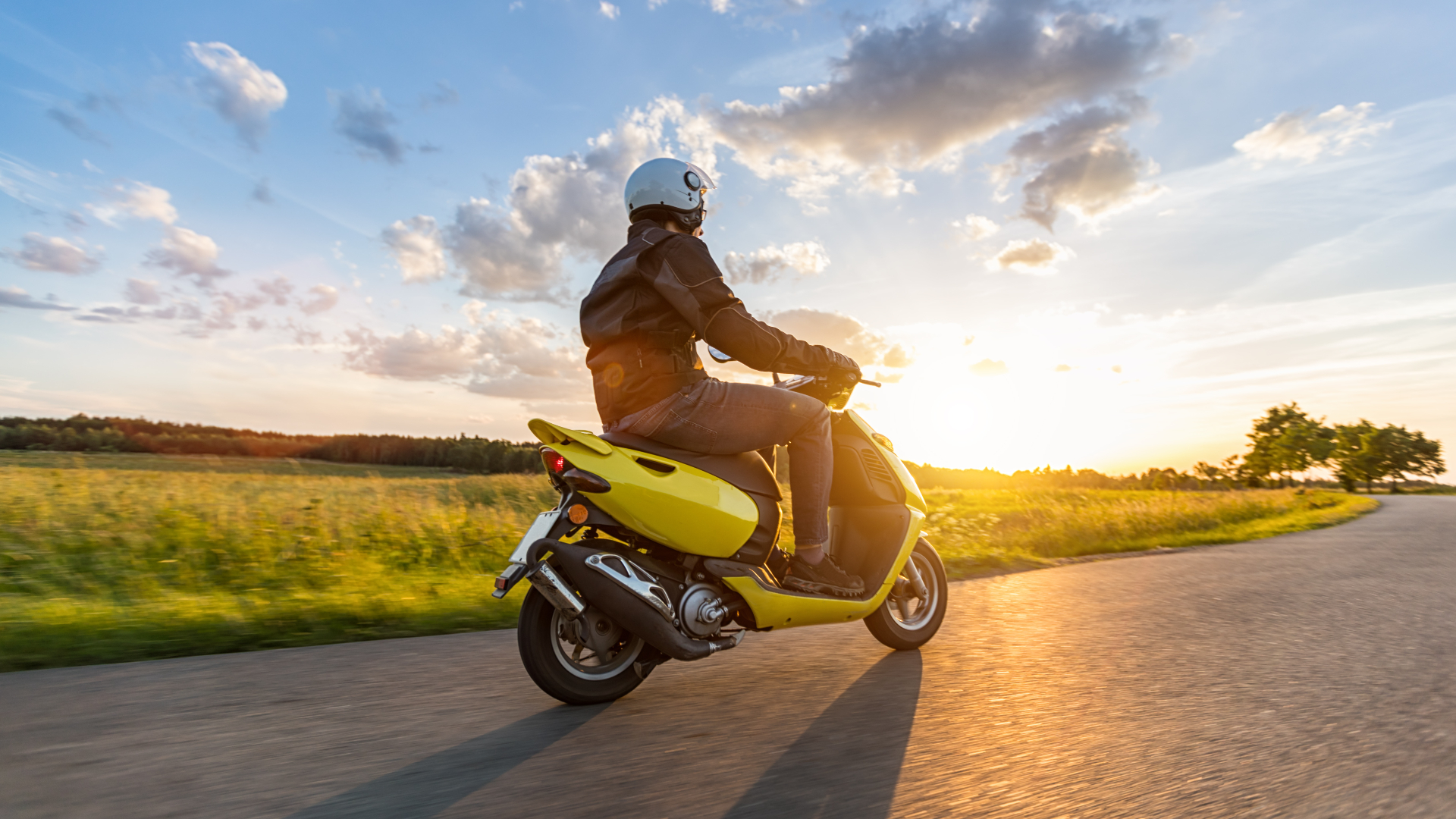 🚗Ai permis categoria B? Din 2025 poți conduce și motociclete – dar doar dacă îndeplinești aceste condiții!
