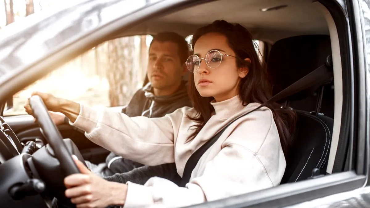 🚗Permis de la 17 ani, dar cu reguli mai dure: ce schimbări îi așteaptă pe șoferii începători🚦
