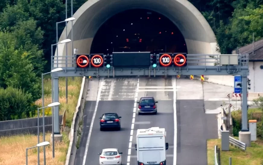 🚗Surpriză pe autostrada Pitești–Sibiu: tunelul record finalizat înainte de termen