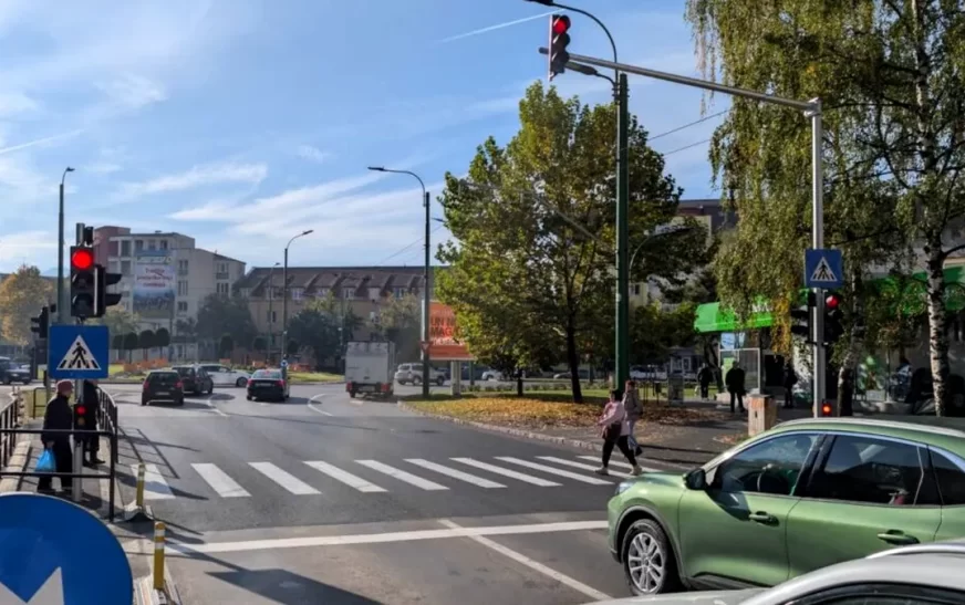 🚗Primul oraș din România unde viteza îți schimbă culoarea semaforului