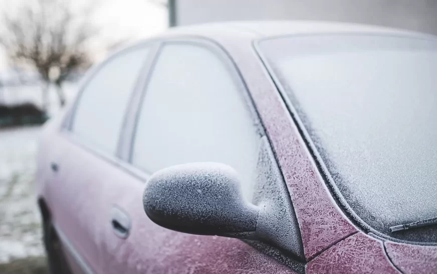 Cum să previi înghețarea ușilor și a încuietorilor