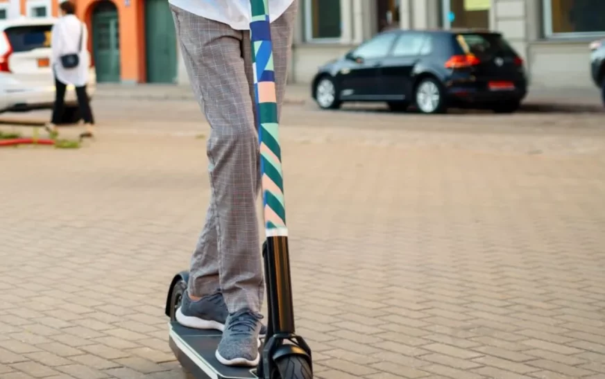 Reguli noi pentru trotinete și biciclete electrice: surpriza pe care mulți n-o așteptau!