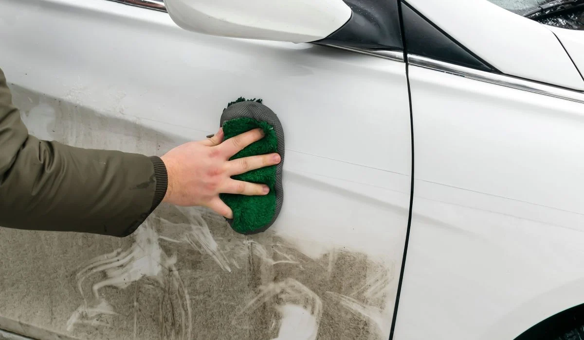 Cum să-ți păstrezi mașina curată în timpul iernii